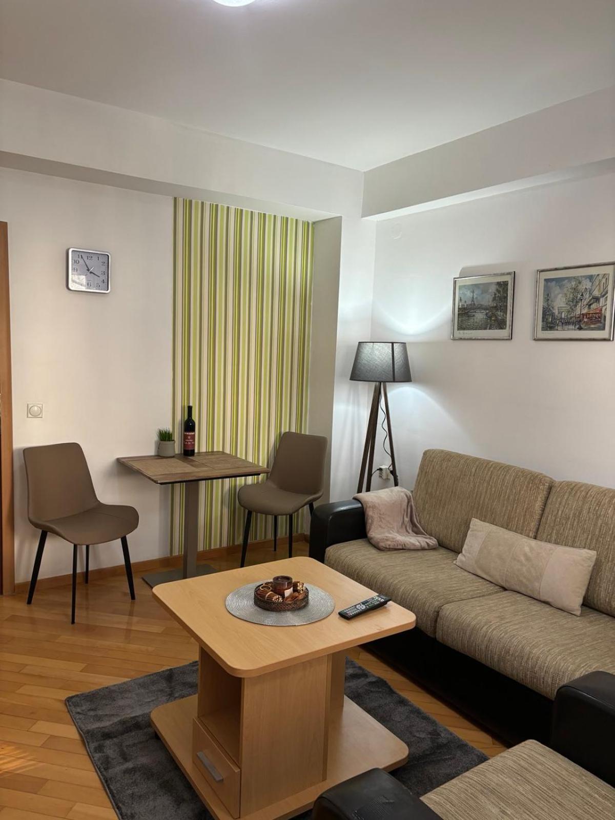 Lovely Square Apartment Purple Velvet Skopje Exteriér fotografie
