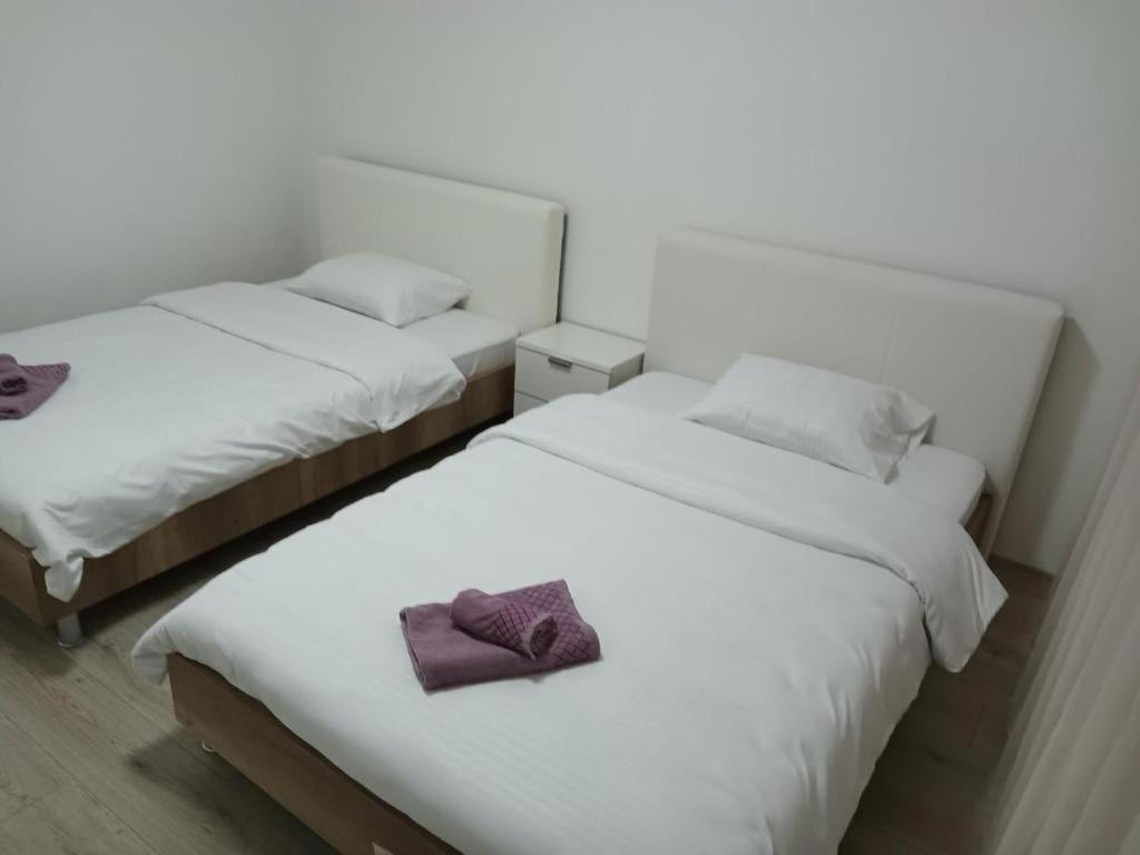 Lovely Square Apartment Purple Velvet Skopje Pokoj fotografie