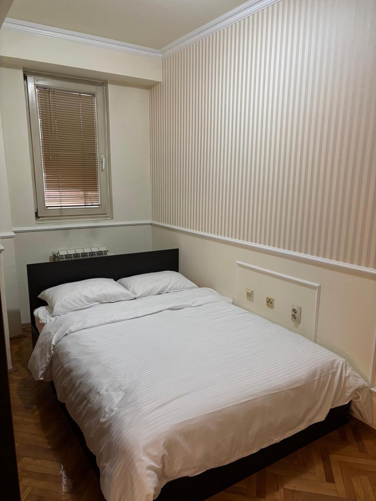 Lovely Square Apartment Purple Velvet Skopje Pokoj fotografie