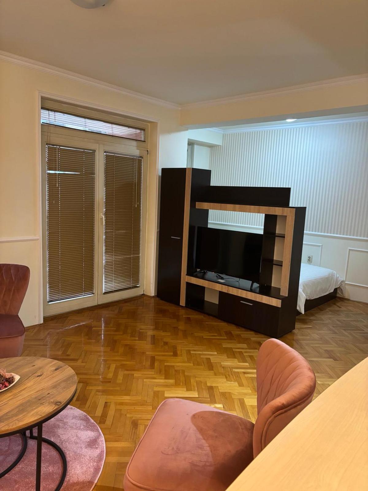 Lovely Square Apartment Purple Velvet Skopje Pokoj fotografie