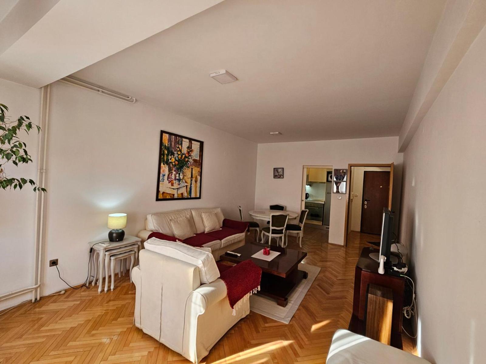 Lovely Square Apartment Purple Velvet Skopje Exteriér fotografie