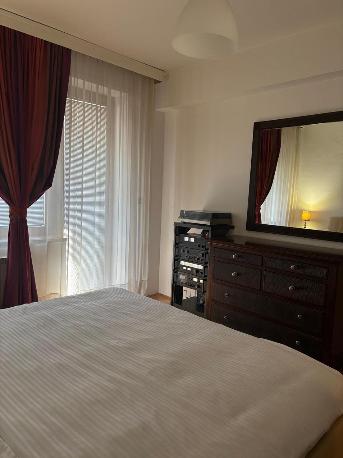 Lovely Square Apartment Purple Velvet Skopje Pokoj fotografie