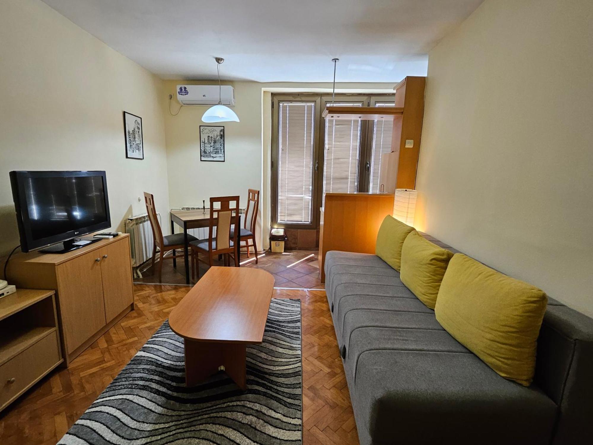 Lovely Square Apartment Purple Velvet Skopje Exteriér fotografie