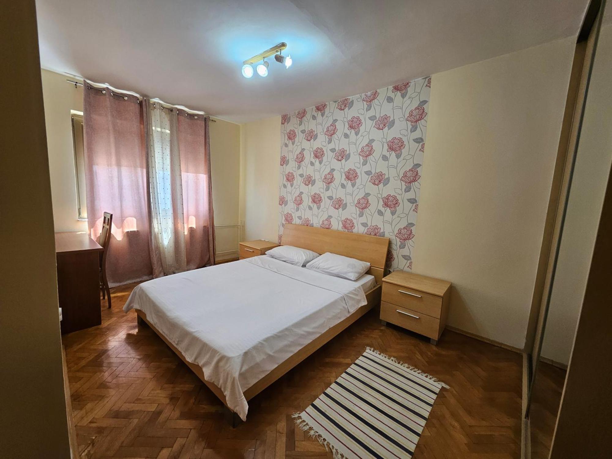 Lovely Square Apartment Purple Velvet Skopje Pokoj fotografie