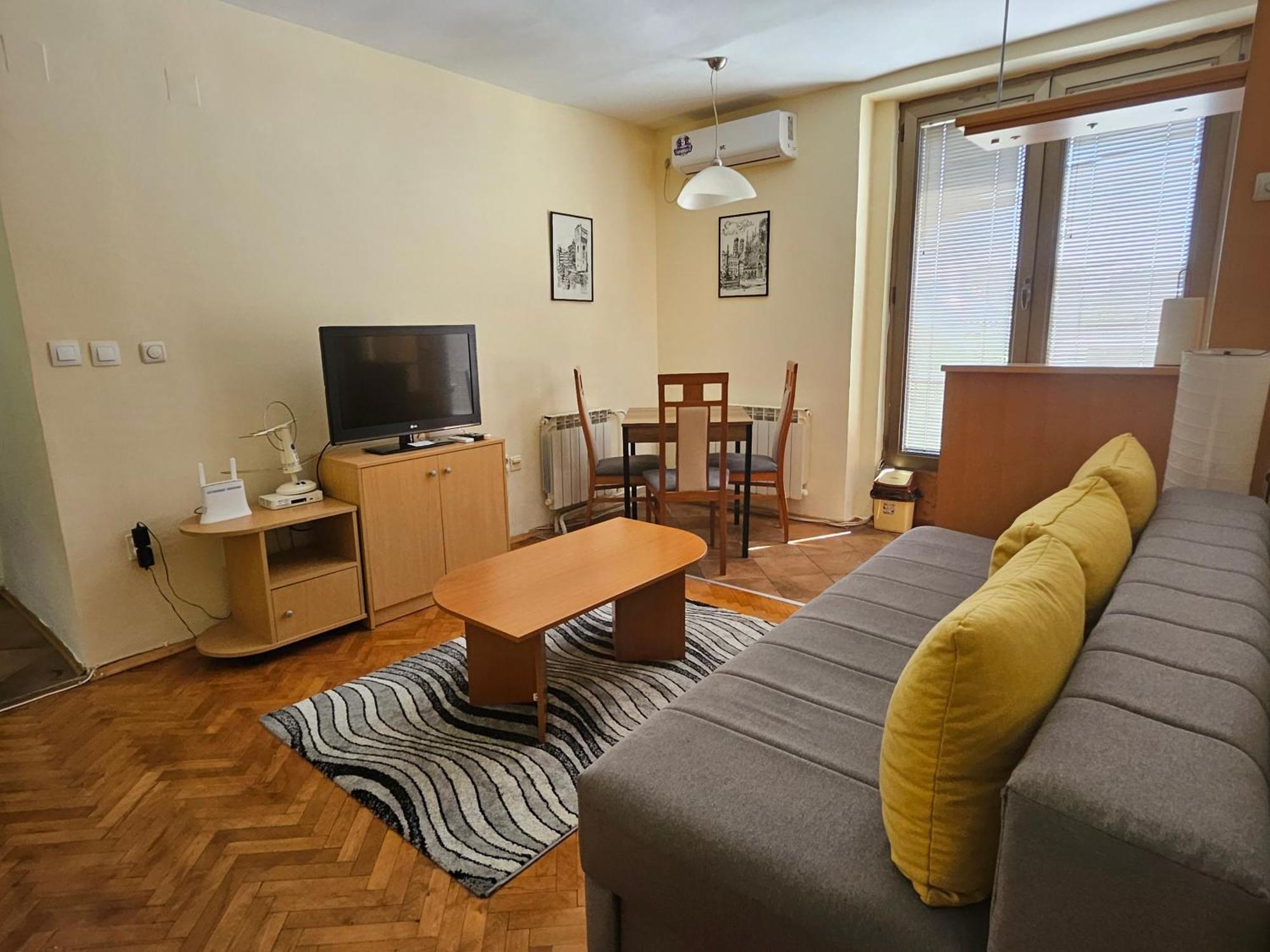 Lovely Square Apartment Purple Velvet Skopje Exteriér fotografie